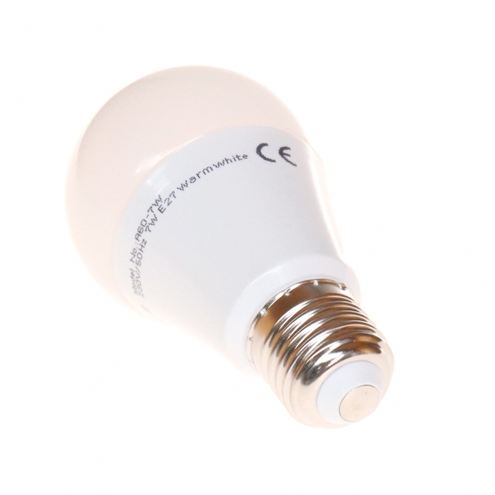 LED izzó A60-7W E27