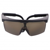 Műanyag napszemüveg – szám 2– barna