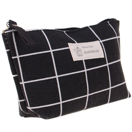 KOZMETIKAI TÁSKA HANDMADE KOCKA FEKETE KOZMETIKAI TÁSKA HANDMADE KOCKA FEKETE